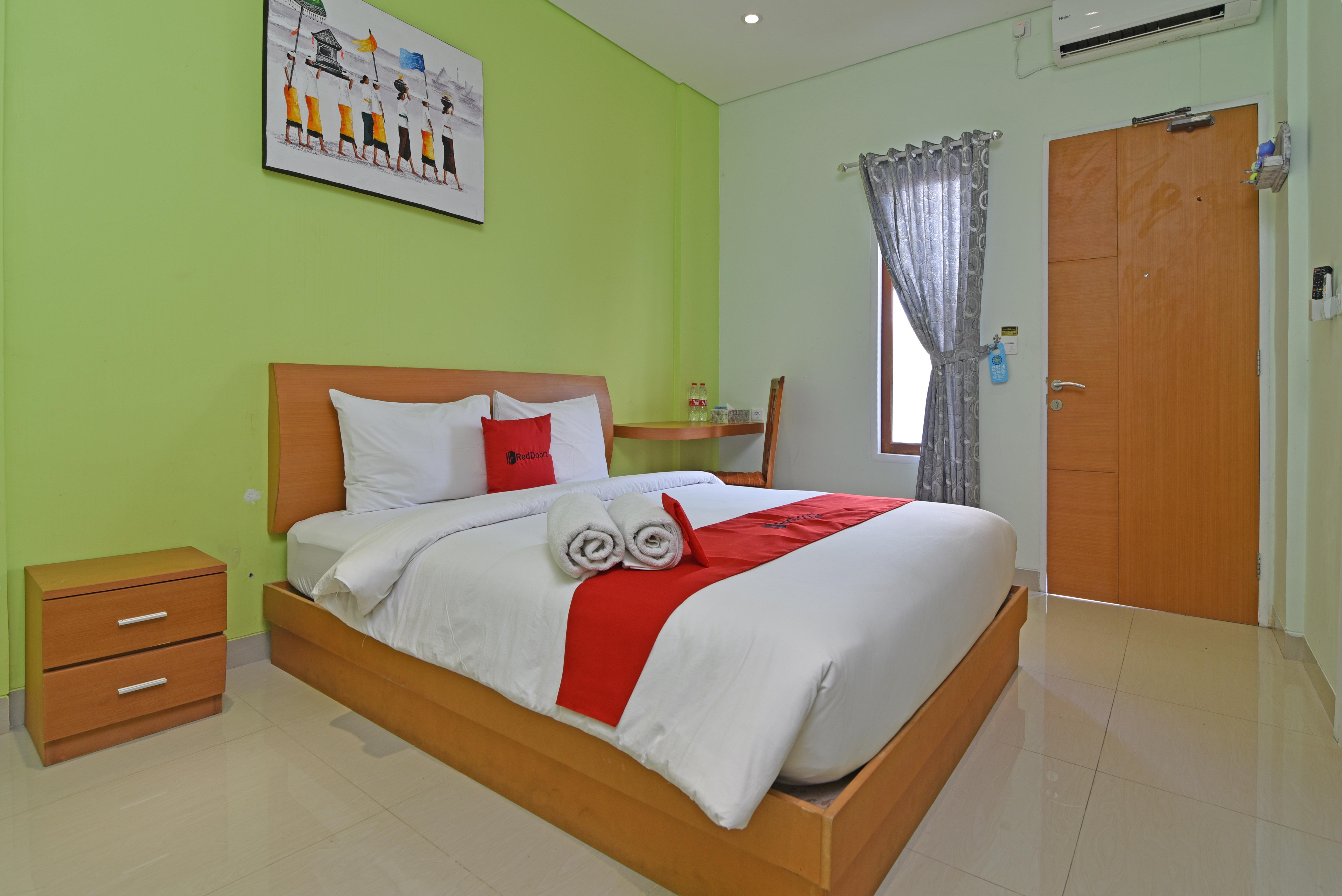 Reddoorz Plus @ Mahendradatta Denpasar Esterno foto