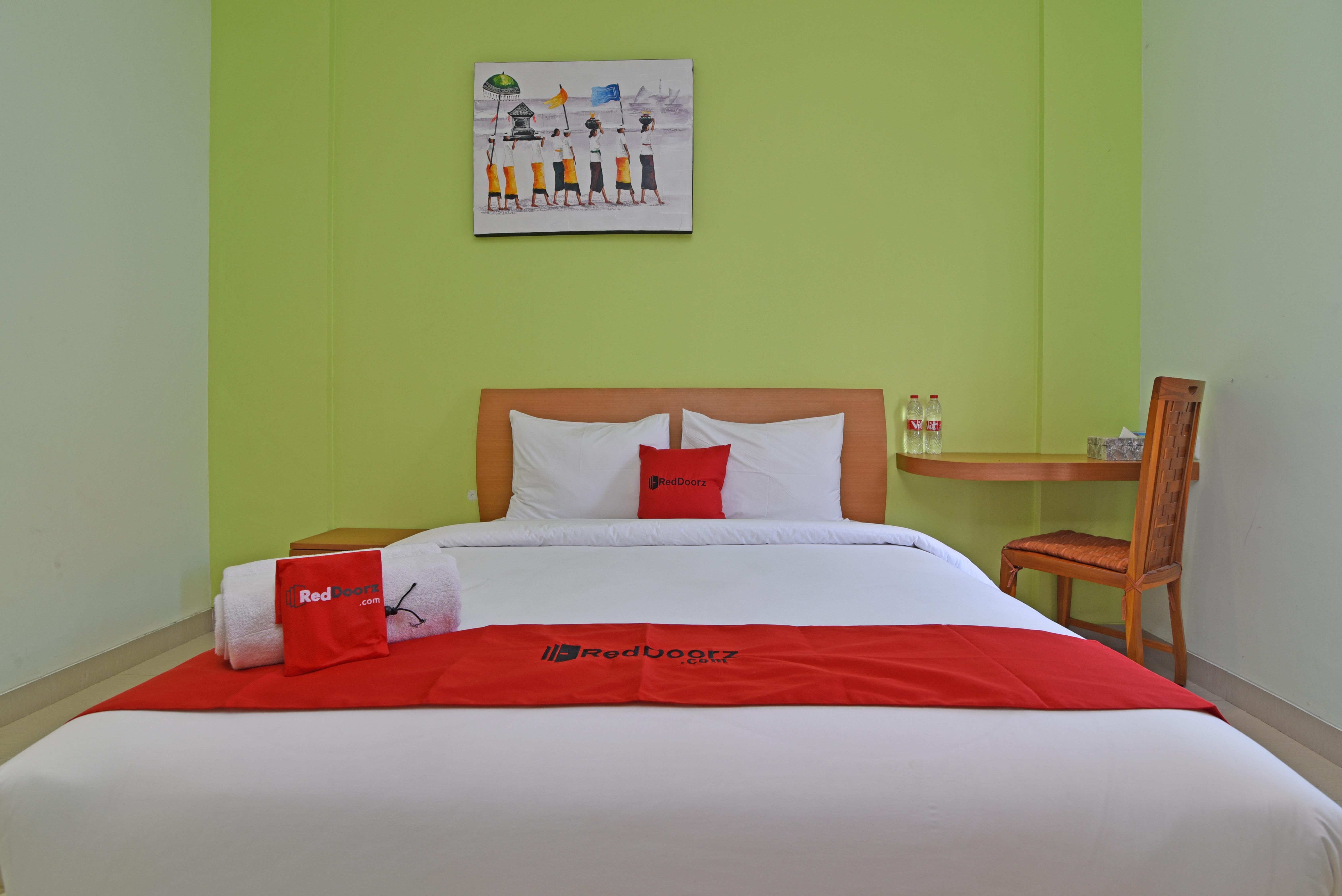 Reddoorz Plus @ Mahendradatta Denpasar Esterno foto